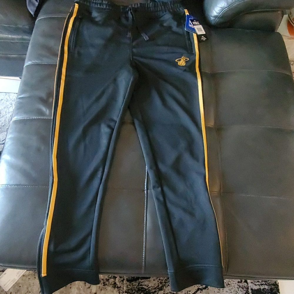 Miami Heat fisll pants size large brand new